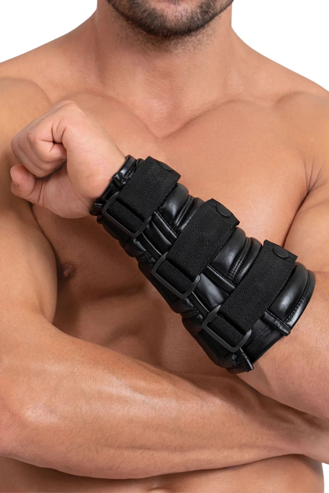 Maskulo wrist wallet with a black rubberized zipper, designed for carrying essentials securely. Stylish and practical accessory.