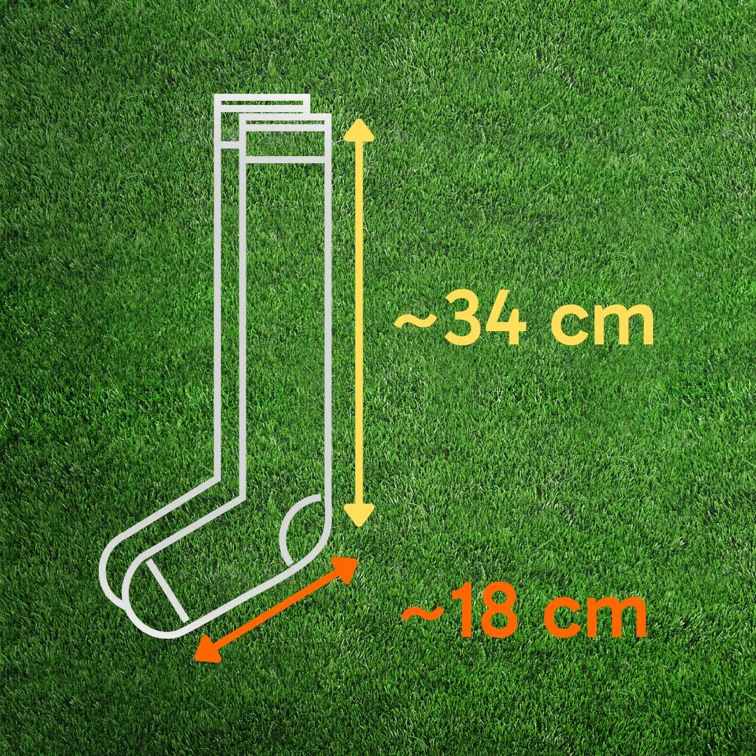 Maskulo long socks with green and white stripes. Comfortable, athletic-style accessory for men. Ideal for sports or casual wear.