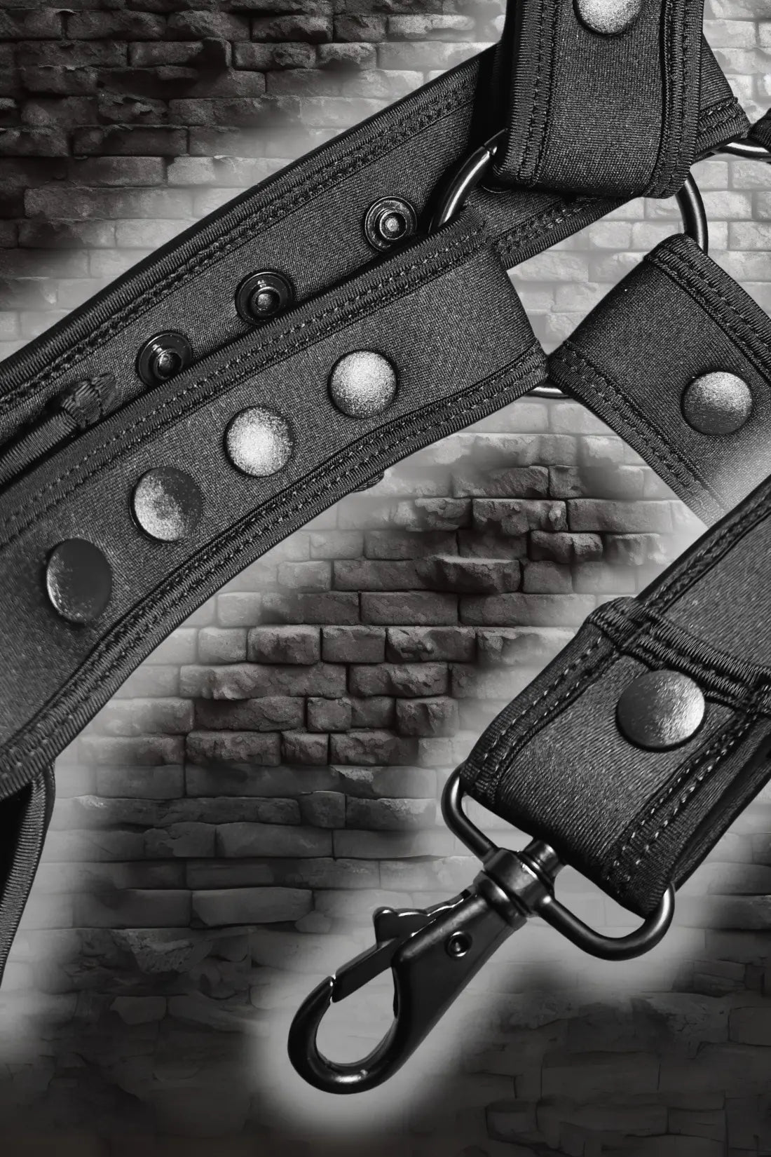 Jaxon Hexguard Neoprene Body Harness in black from Maskulo. Stylish and durable neoprene body harness accessory.