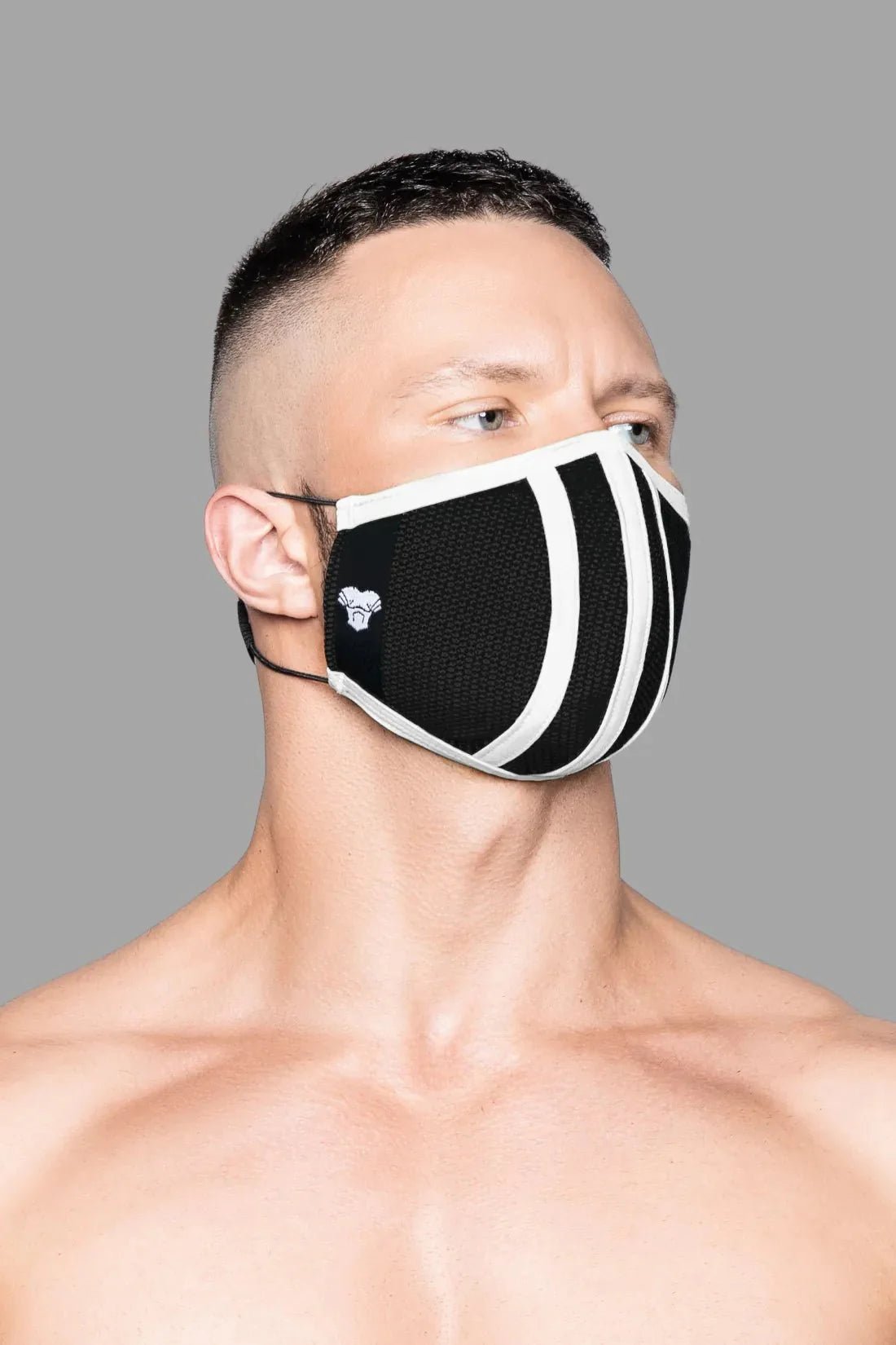 Maskulo Life 3D Mask in White and Black. A comfortable, stretchable accessory mask made for everyday wear. Polyester/cotton blend.