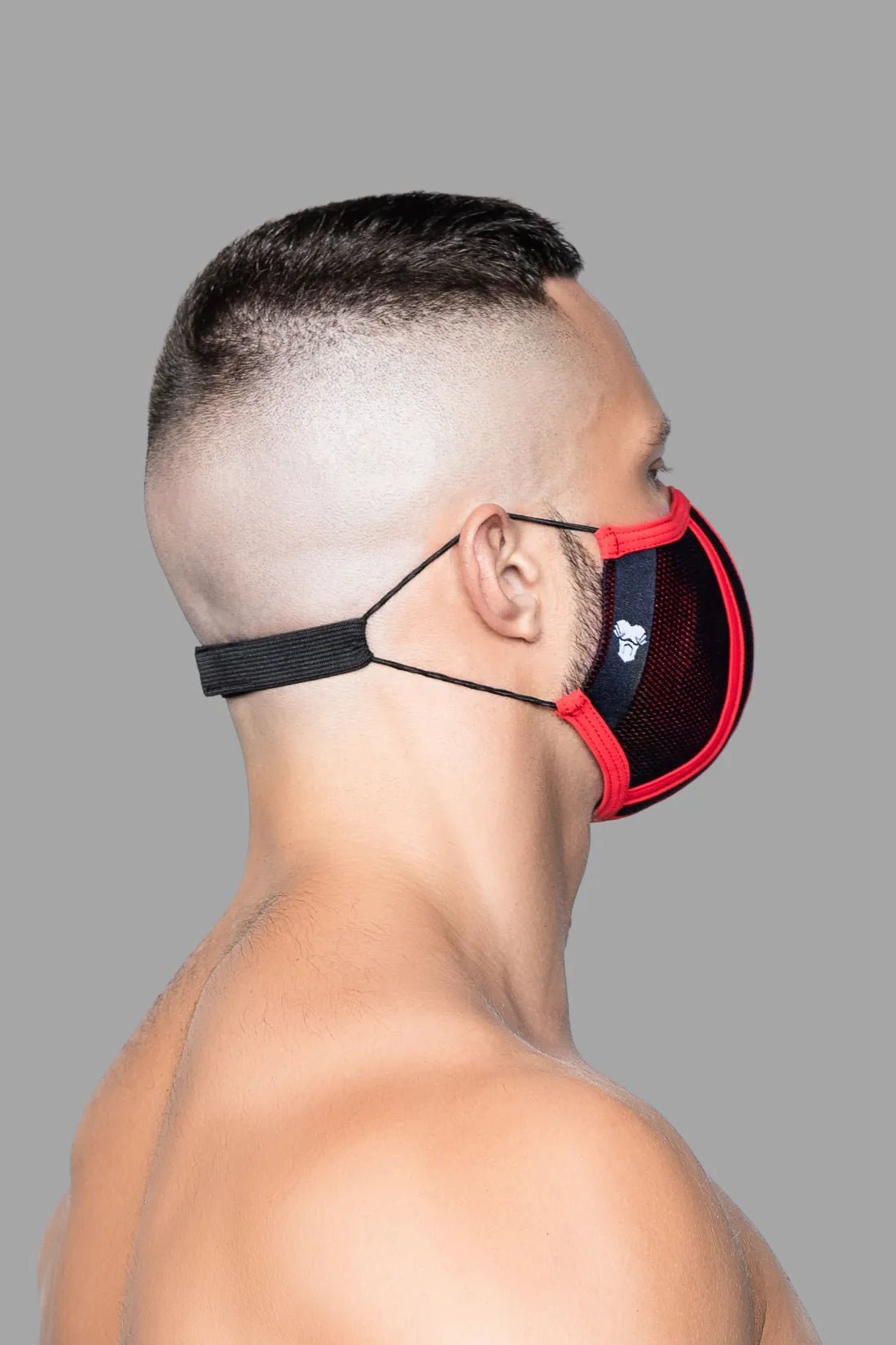 Maskulo Life 3D Mask in black and red, one-size accessory for adults, made of polyester and cotton blend.