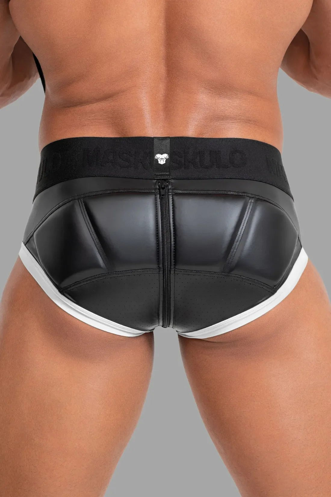 Black and white briefs with pads from Maskulo. Men&