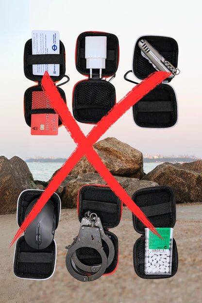 Jax Wanderlust Mini Zip Case with Carabiner Black White for Maskulo Global EU Store - Durable storage accessory with carabiner clip.