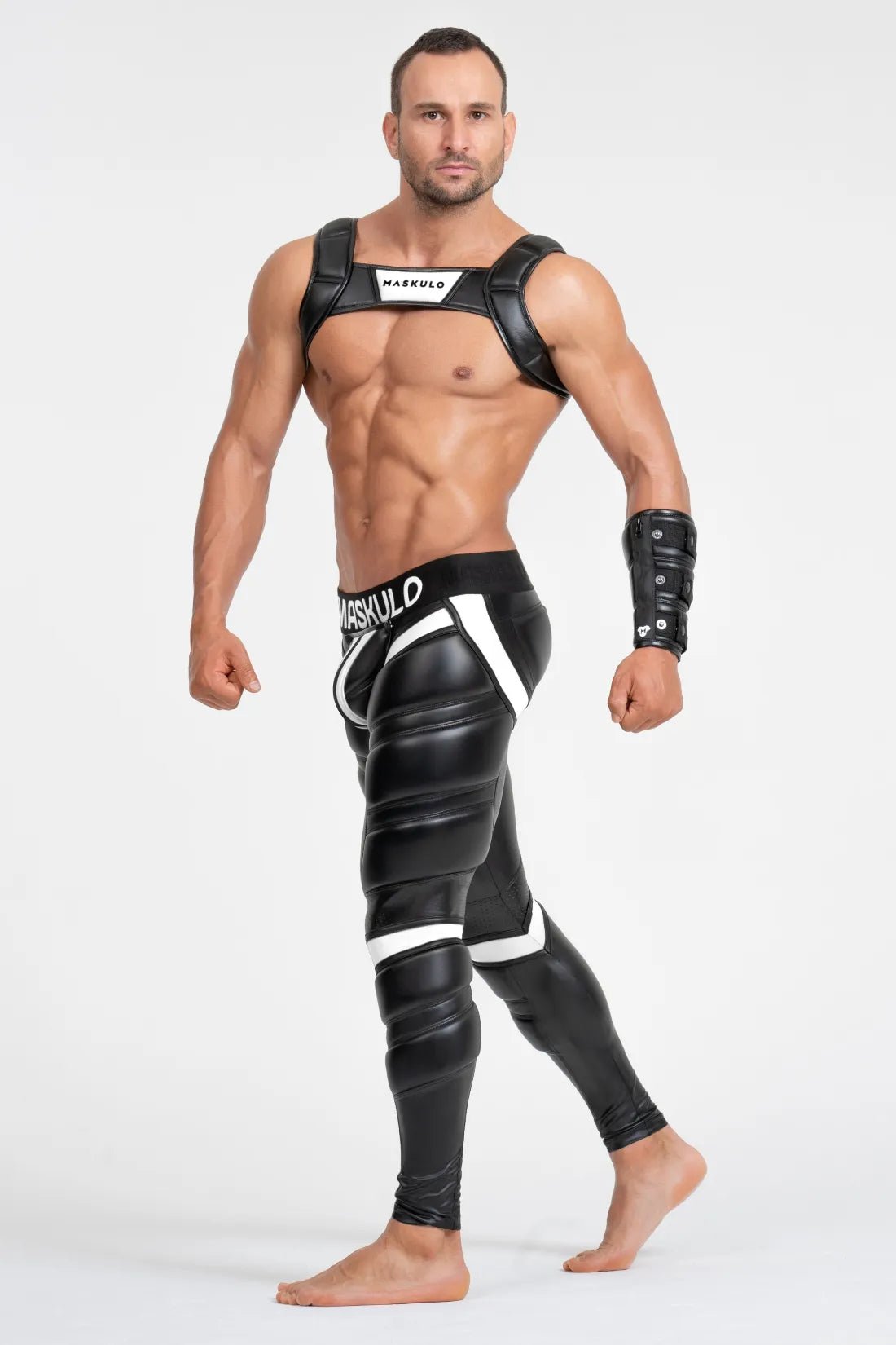 Maskulo Bulldog Harness with 3D Logo in Black and White for men&