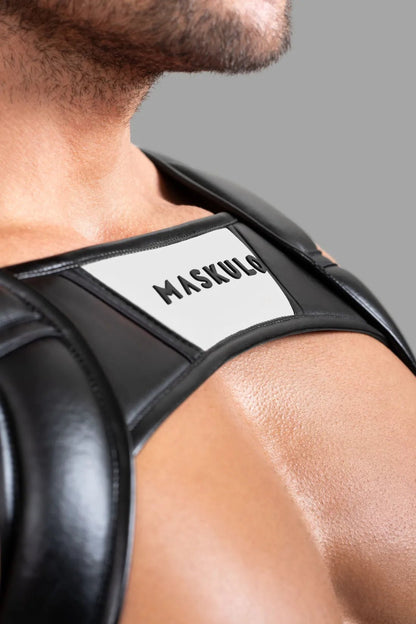 Bulldog Harness with 3D Logo in Black and White from Maskulo Global (EU) Store. Stylish, high-quality accessory.