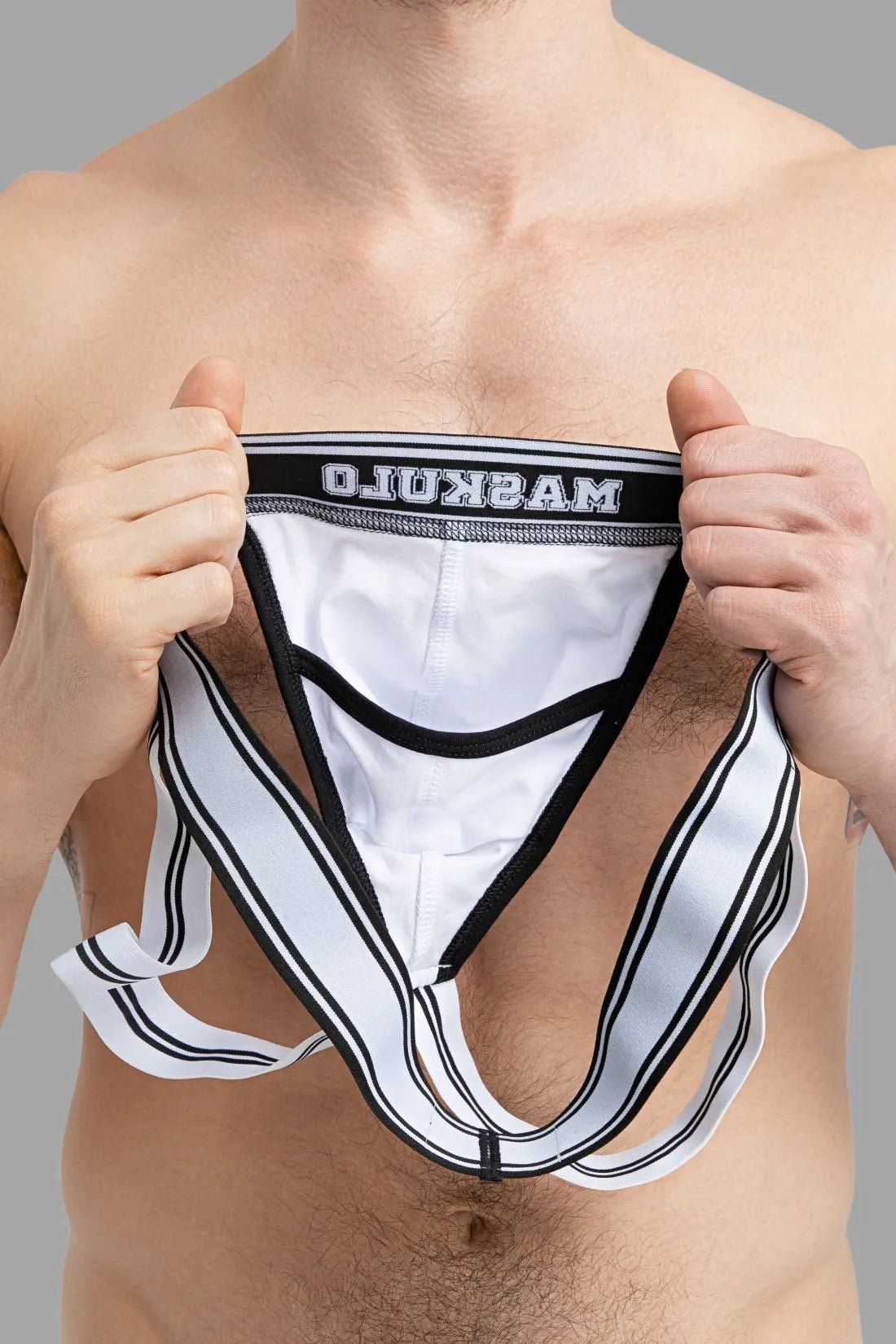 Maskulo College Cotton Jockstrap in white and black. Everyday jockstrap with soft push-up, 95% cotton, 5% elastane, and breathable material.
