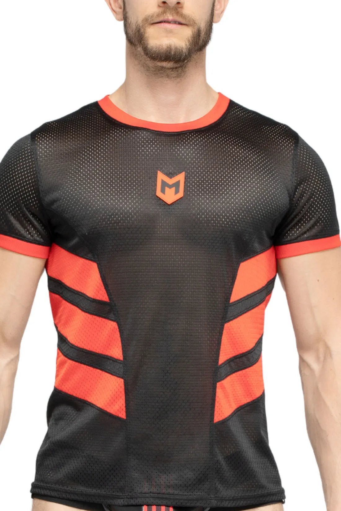 Skulla Mesh T-Shirt in Black and Red from Maskulo. Stylish and breathable top for a bold look.